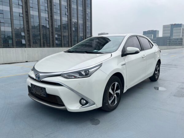 2017 Toyota Levin Facelift Twin Engine 1 8H GS E CVT Elite Sunroof Edition China IV