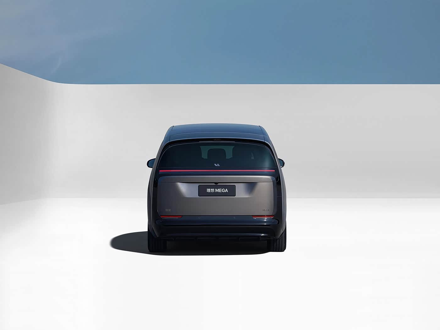 Li Auto MEGA Image 3
