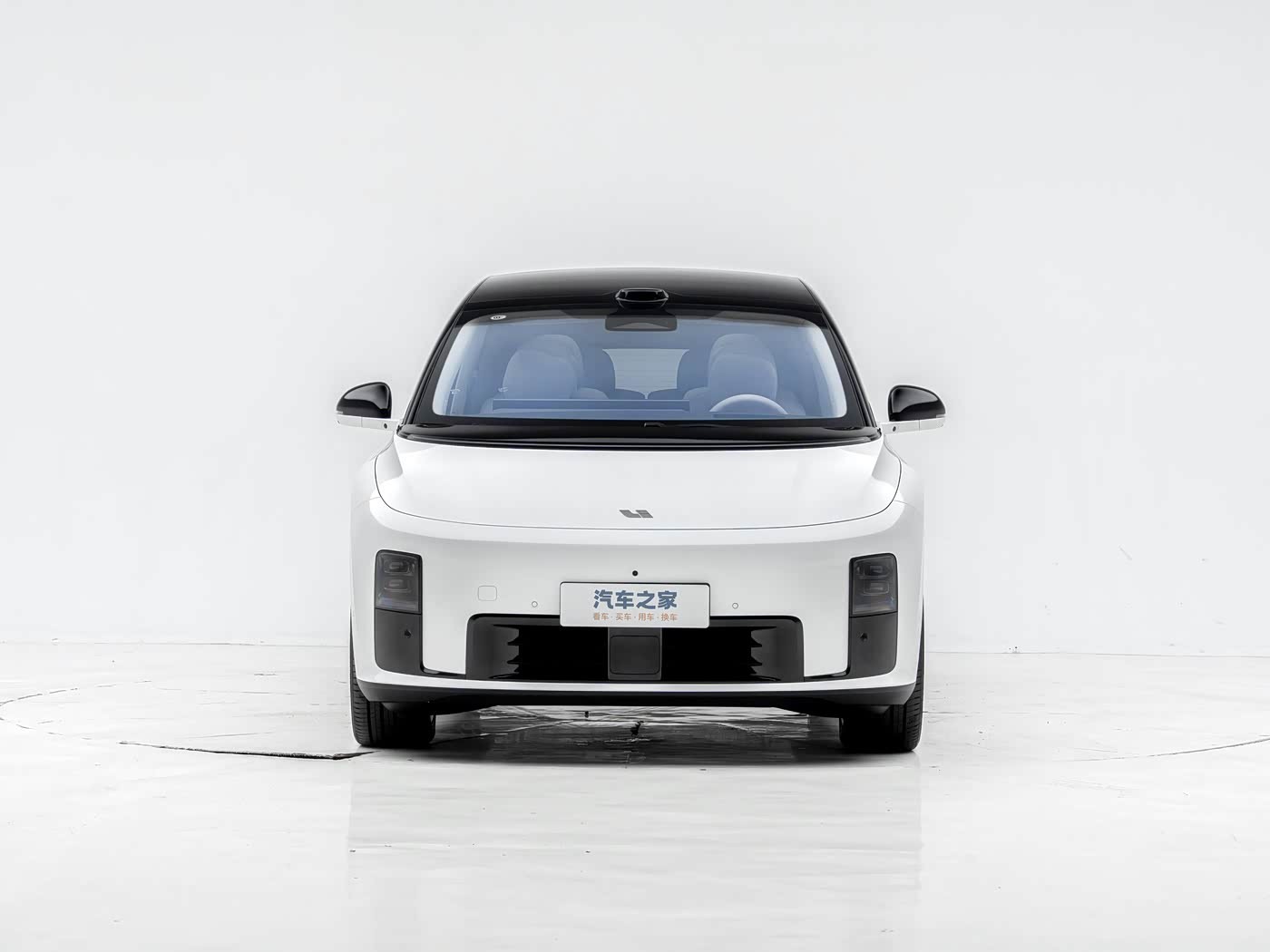 Li Auto i8 Image 2